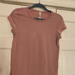 Lululemon T-Shirt